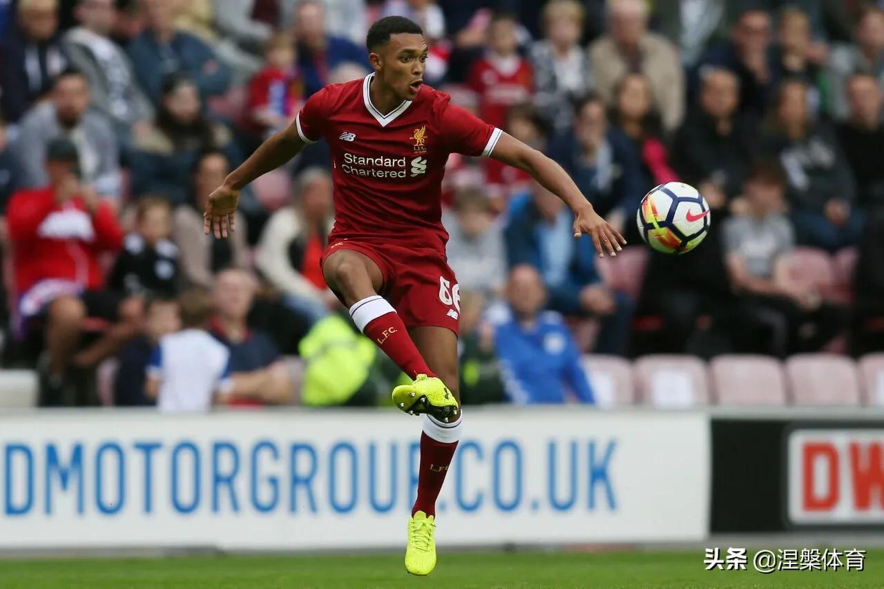 利物浦66号阿诺德是第一右后卫吗,利物浦阿诺德防守巅峰