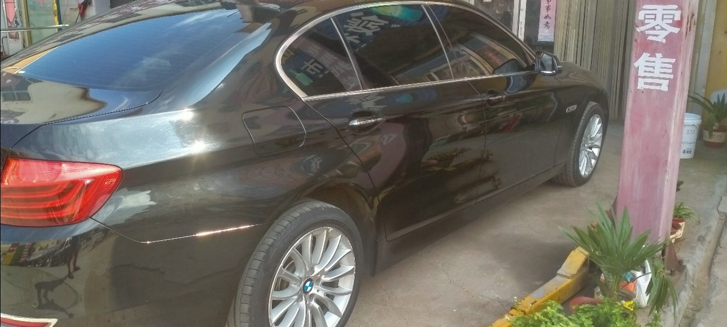 养一辆宝马1250一年要花多少钱,养宝马525需要挣多少钱