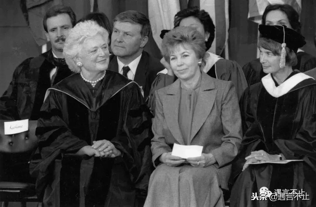 怎样评价老布什和芭芭拉的爱情,老布什和妻子芭芭拉