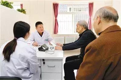 西安入选最幸福城市的新闻发布会,连续十年中国十大最具幸福感城市