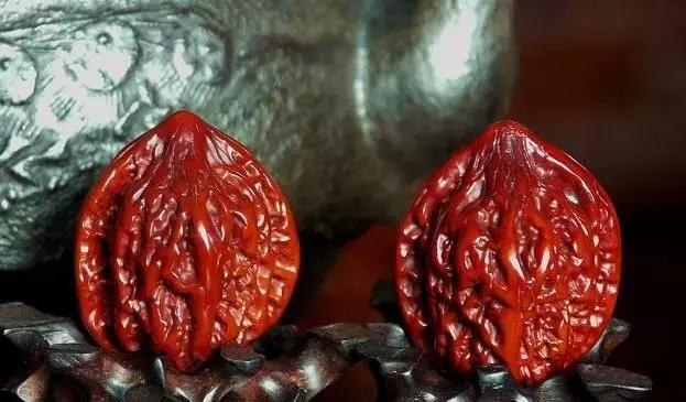 才买的文玩核桃怎样更快盘出包浆,文玩核桃出包浆以后怎么盘玩