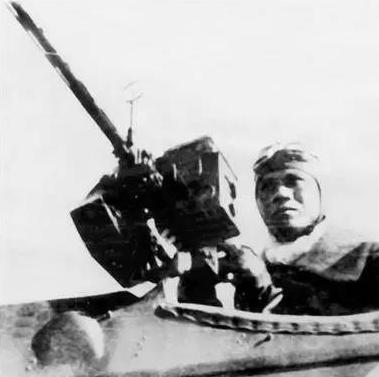 抗日时期国足,从足球场到战场