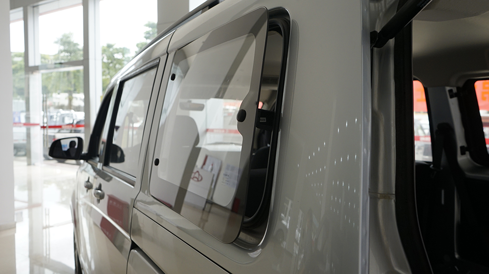 长安欧诺s静态体验,长安欧诺s封闭货车2017款参数配置