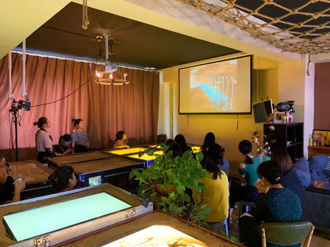 线上沙画师训课程已全面开启！帮助你的学校开启少儿沙画课程