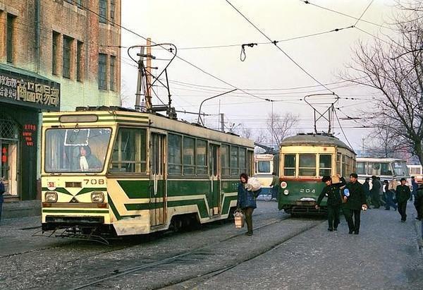 八十年代长春经典老照片,老长春火车站影像