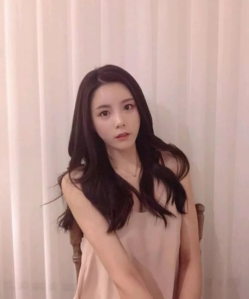 李多英李多贤是双胞胎吗,排坛美人