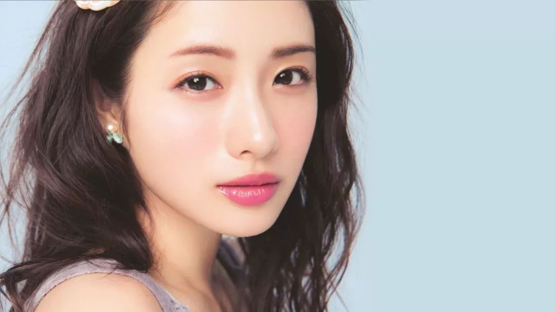 适合秋冬季混油皮用的粉底液,300到400秋冬季粉底液