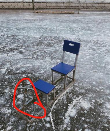 她们去什刹海冰场滑冰，却因*体下**大出血被送进了医院……