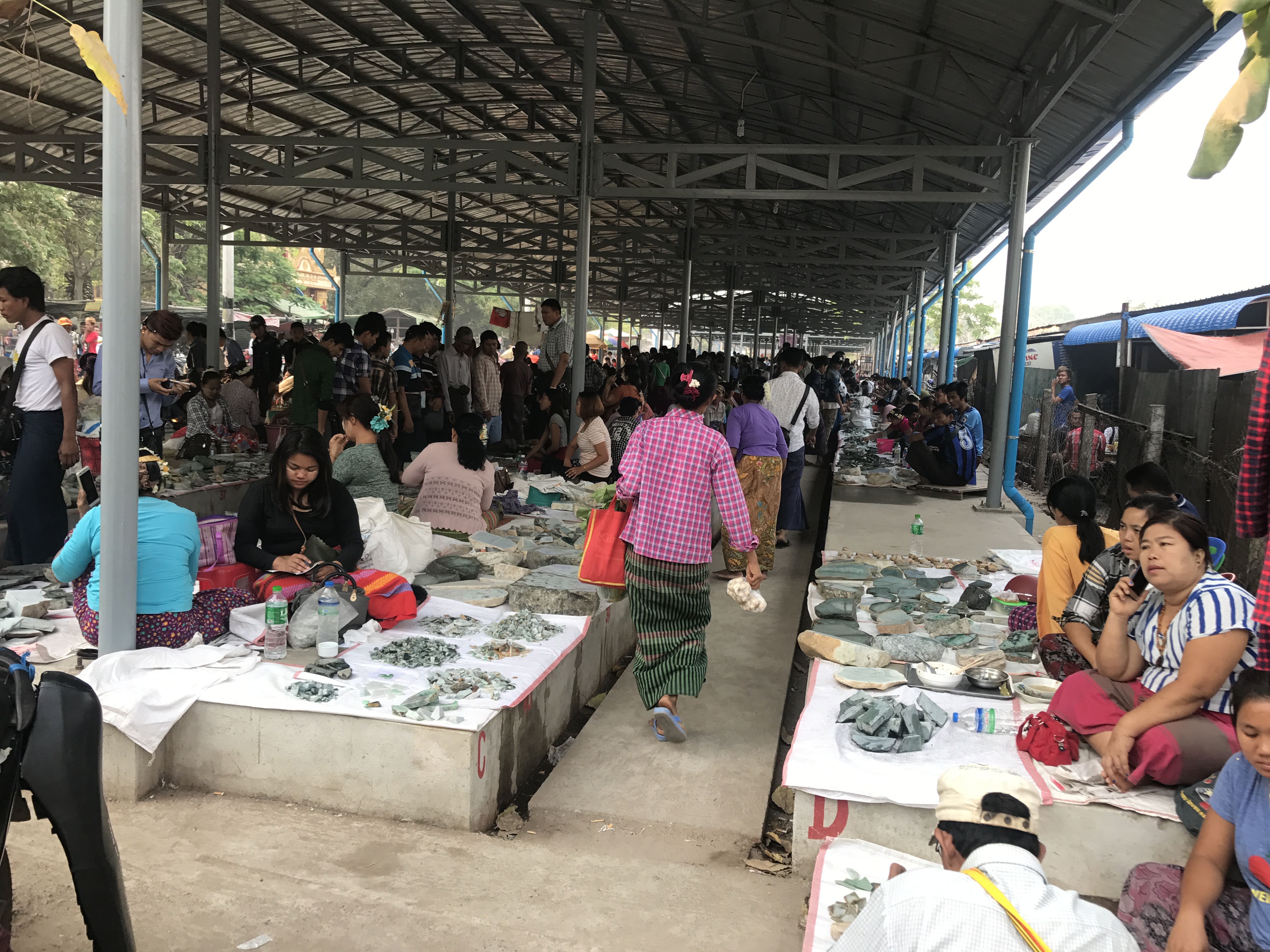 去缅甸买翡翠真的便宜吗,今日缅甸翡翠最新消息