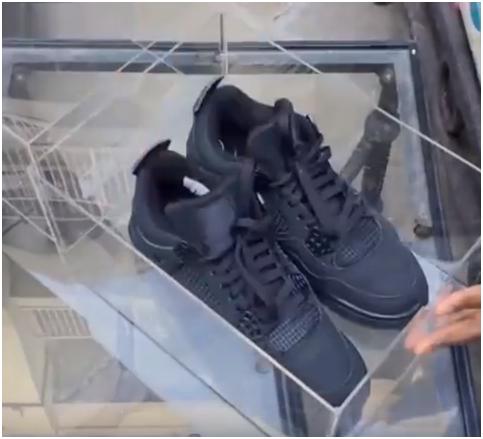 黑人：你可以*辱侮**我但不能践踏我的AJ乔丹鞋。这不仅仅一种信仰