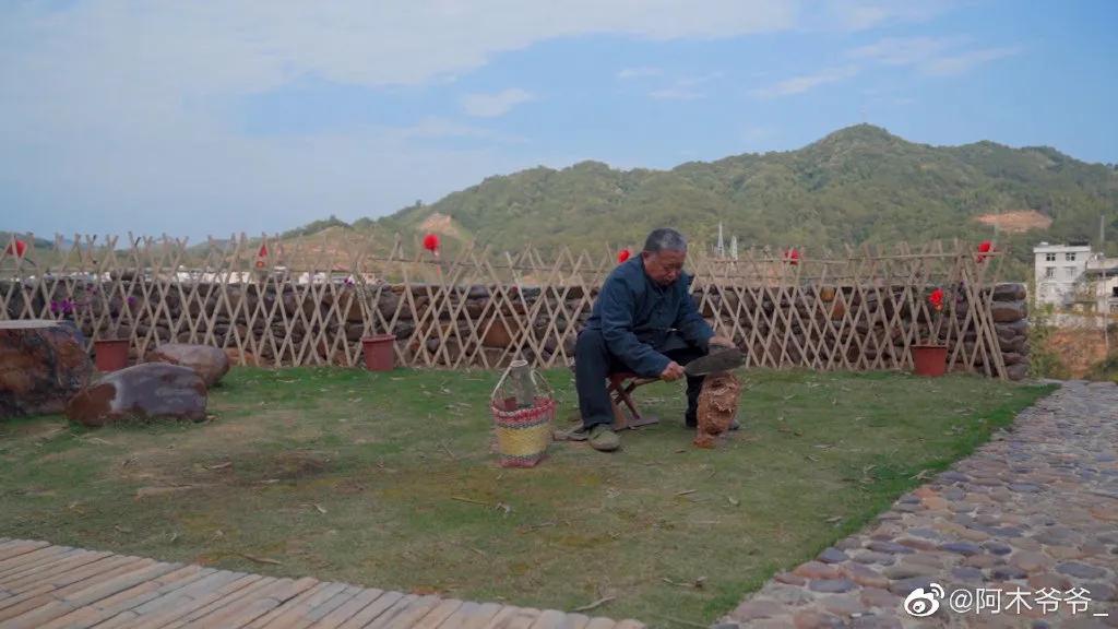 中国大爷造出2600年前鲁班凳,油管评论中国大爷锻炼