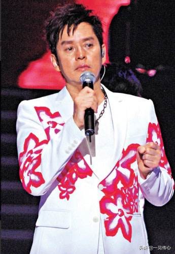 左麟右李讲不出再见,谭咏麟左麟右李