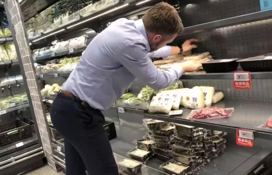 人傻钱多？价格贵3倍仍被抢购一空！国外廉价超市入驻中国