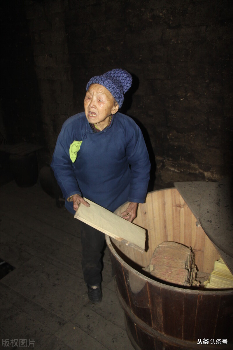 河南8旬奶奶嫁的3任丈夫都早逝，被人说命硬克夫，儿子的话最伤人