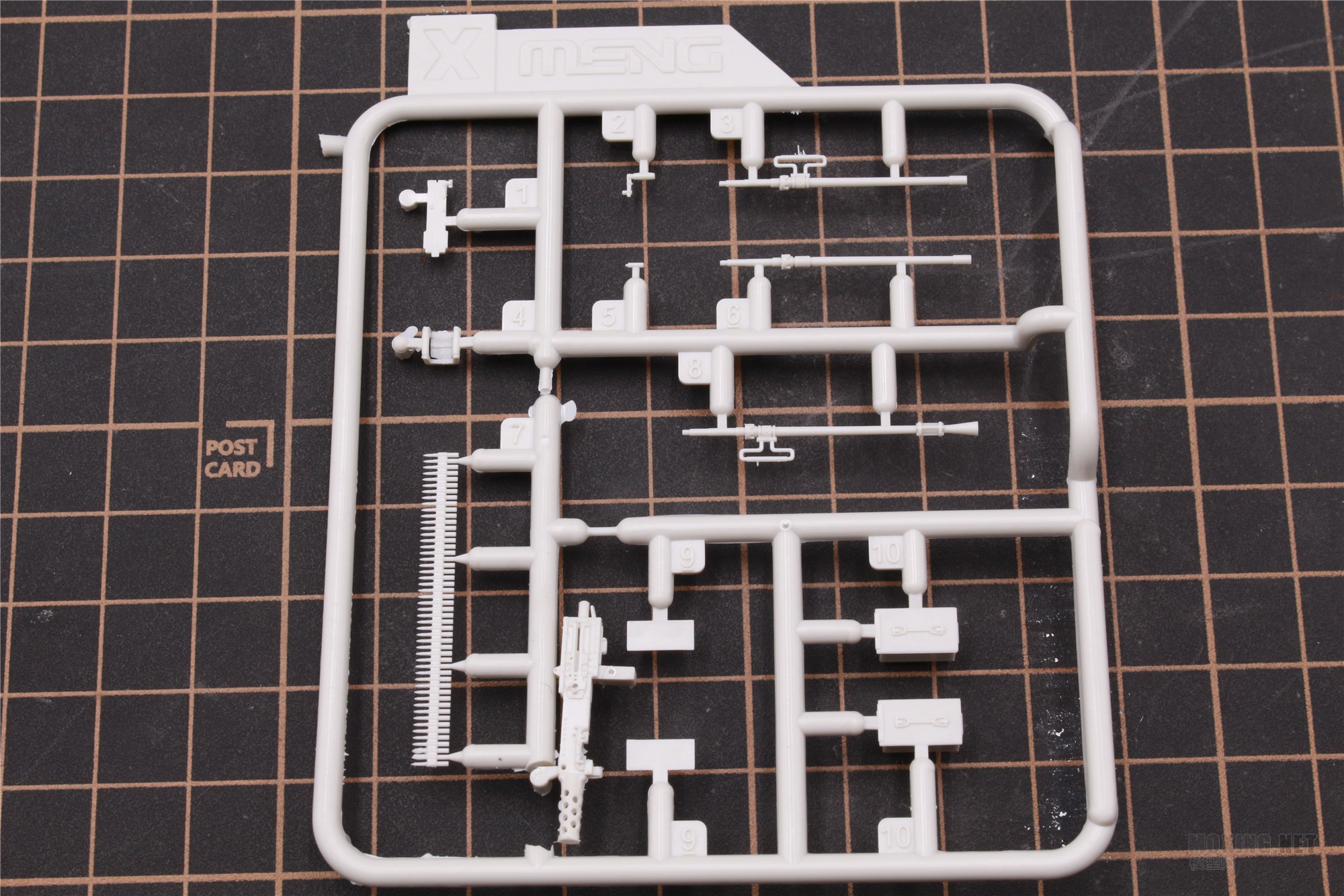 MENG,SS-018-1/35以色列“雌虎”重型装甲运输车-简介与开盒
