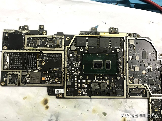 微软surfacepro5屏幕无法满屏,微软surfacepro5闪屏怎么修复