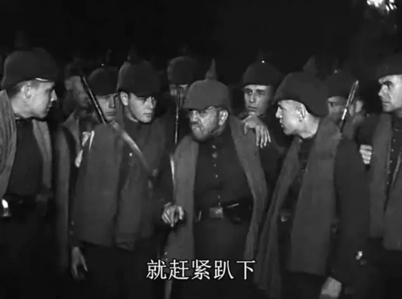 西线无战事回头的片段,西线无战事教会我们什么