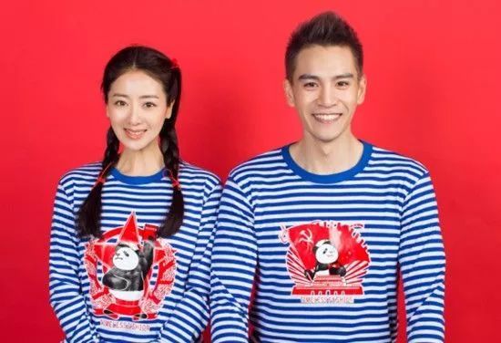 吴京晒出来的结婚照,吴京结婚照搞笑