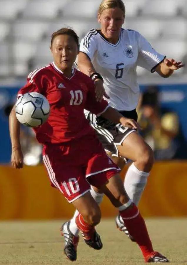 中国女足7号进球回放,中国女足进球脱球衣庆祝的视频