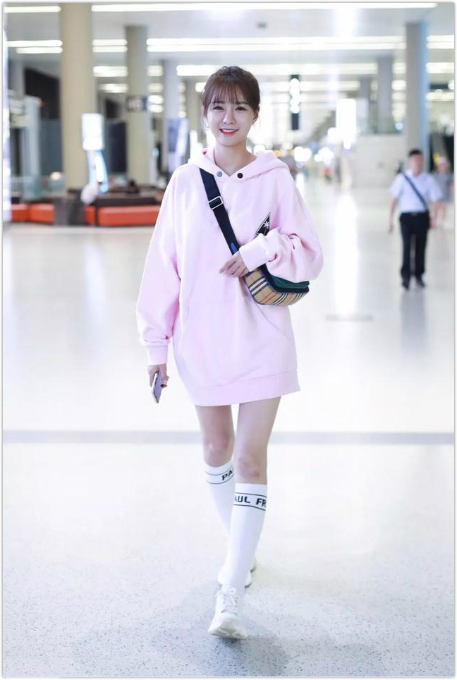 长腿女生穿长筒袜,长筒袜学院风秋冬