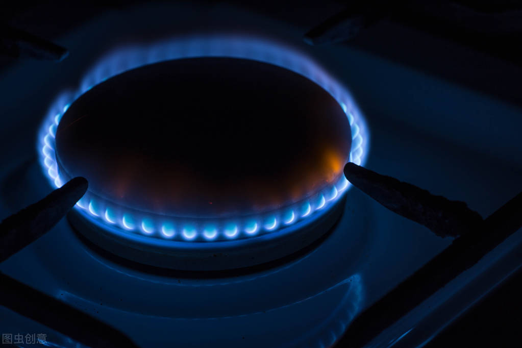 燃气灶打不着火怎么办教你妙招,燃气灶没火花但可以用打火机点燃