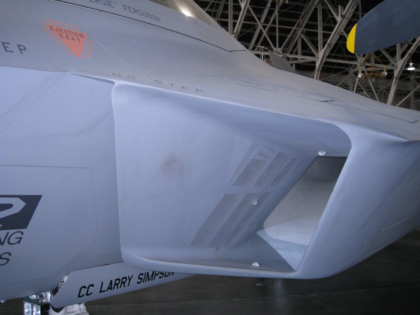 机身“堆满褶子”，飞机上了年纪皮肤也不再紧致？