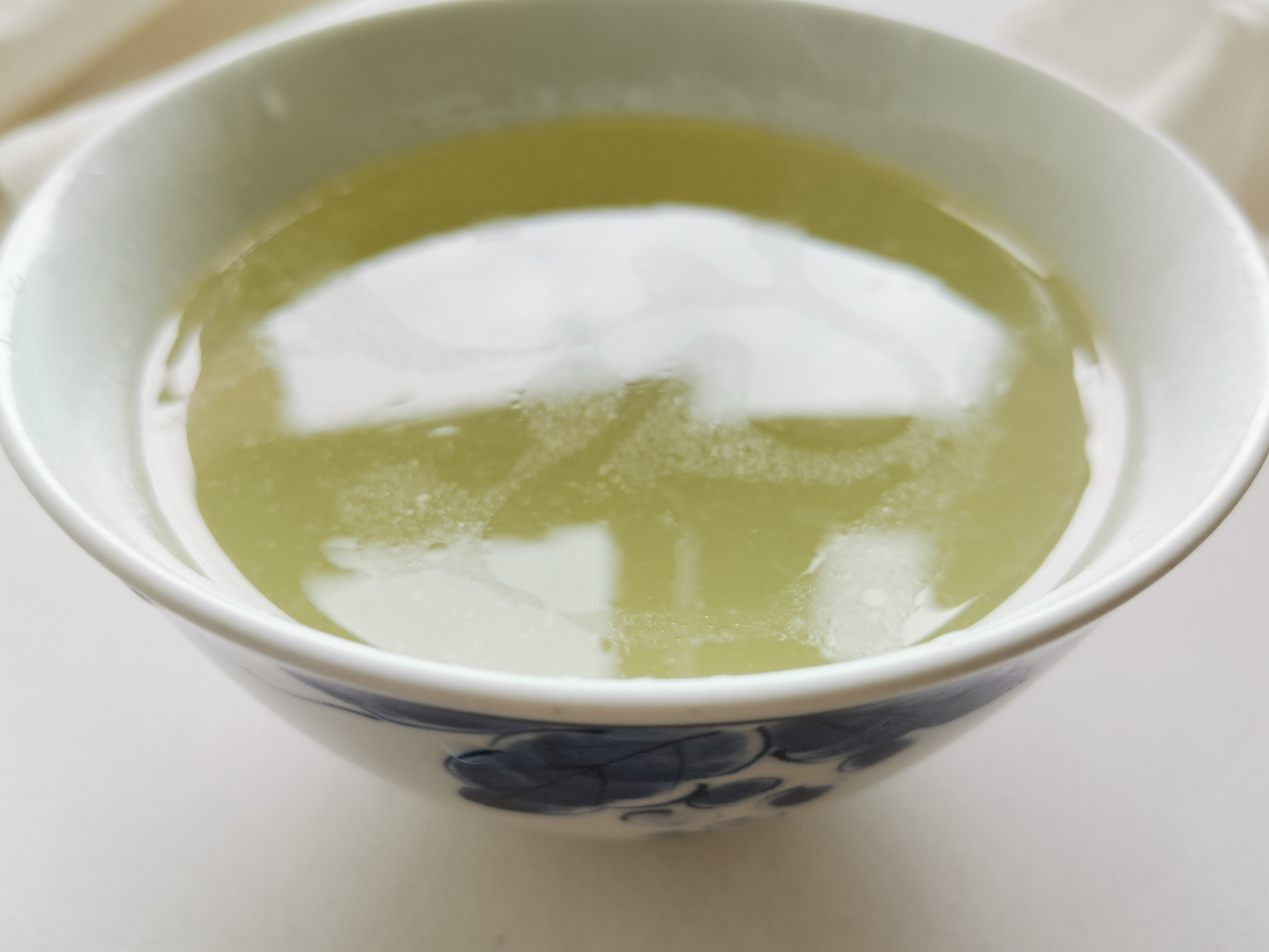 猪大骨和鸡骨架怎样熬制高汤,鸡架熬的高汤怎么煮才能没腥味