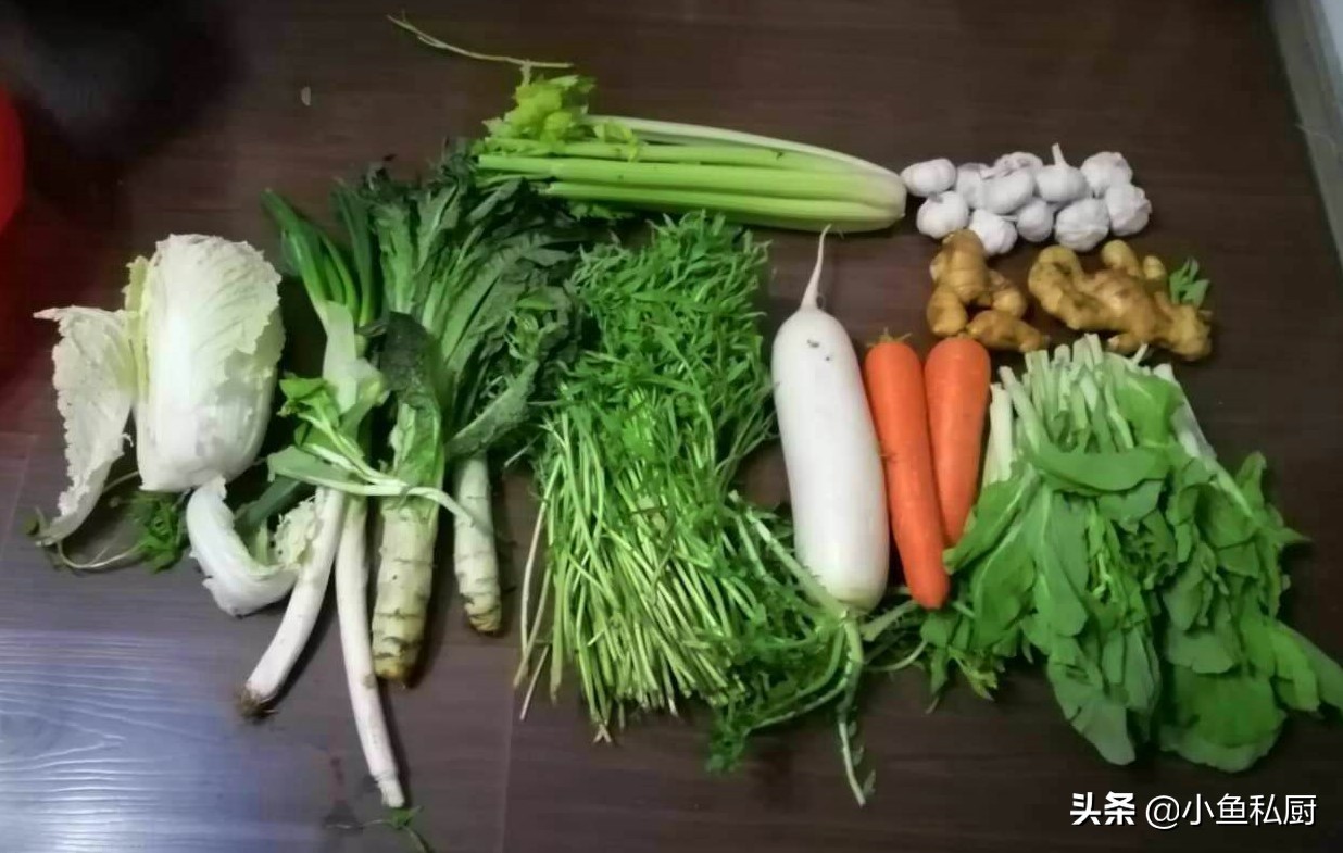 看武汉朋友晒20斤一包的团购菜对比,网友不淡定了,你家的怎样?