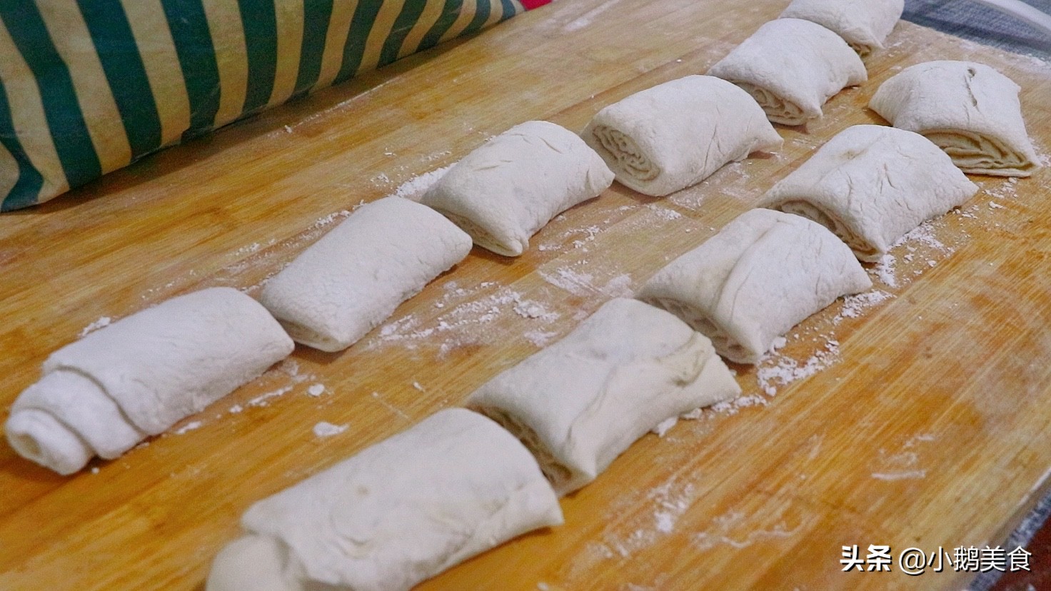 香酥五香烧饼的做法视频,烤箱做五香烧饼的制作方法和配料
