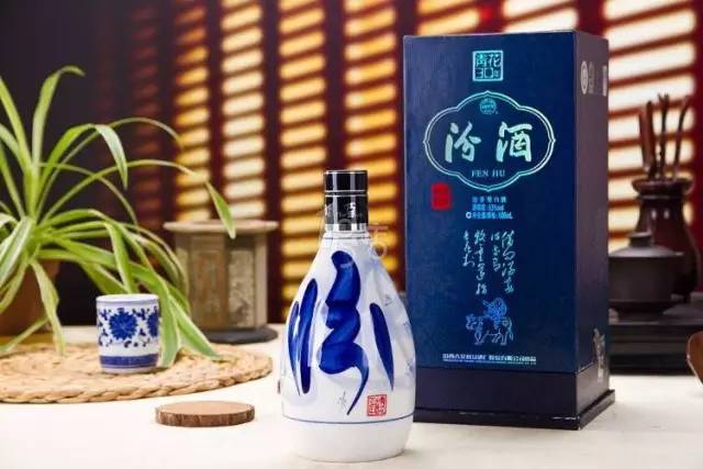 汾酒紫砂汾和老白汾哪个好喝,汾酒老白汾和玻汾