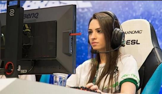 游戏日报：网易“MOBA+吃鸡”新作上线；电竞女神被判服刑116年