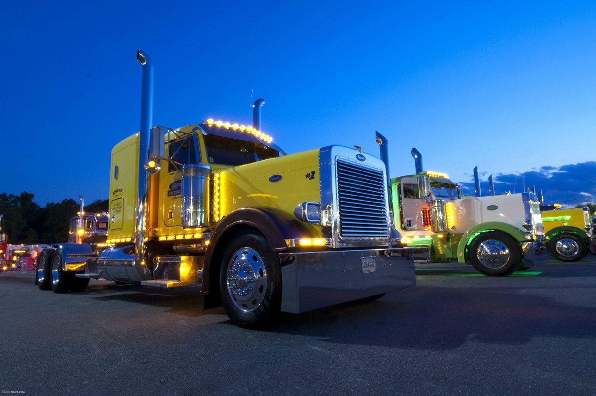 美国卡车排气管为何又长又向上？当地农民：保命