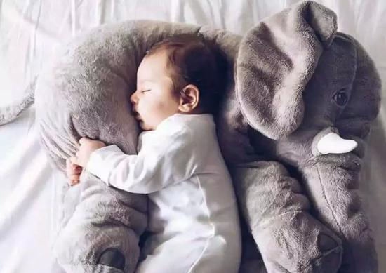 孩子有了“恋物情结”？别担心，两个方式让孩子走出“恋物”