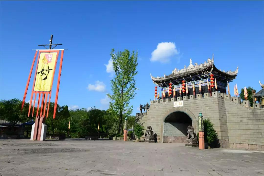 冬天四川旅游十大必去景点,四川冬日旅游景点推荐