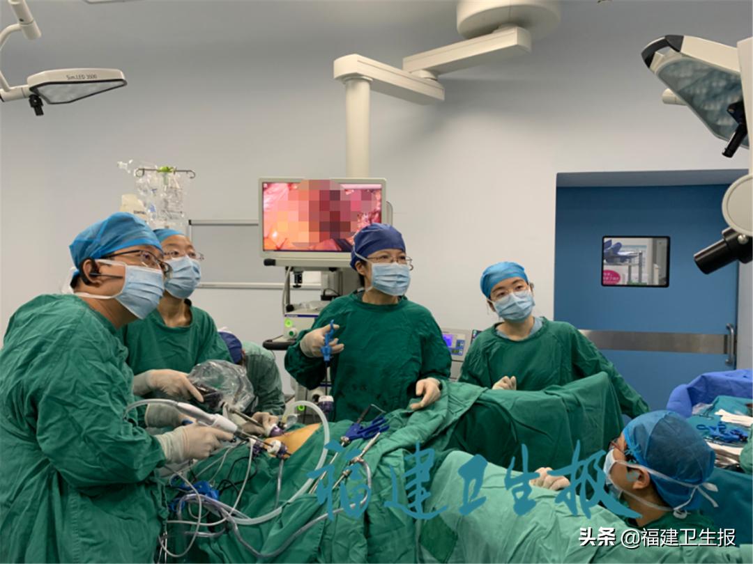 女性月经过后突然尿血,尿血女性癌症