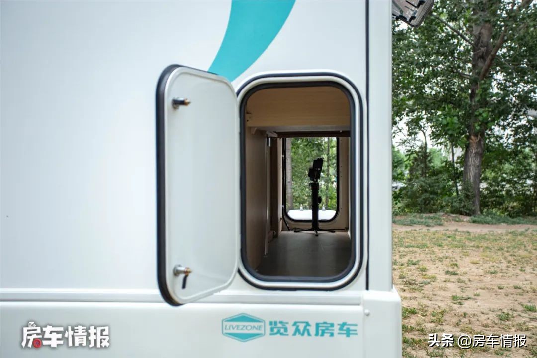 30万左右的可睡4个成人的四驱房车,20万能买什么重型房车