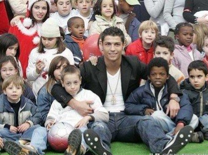 c罗人品,梅西和c罗谁为汶川地震捐过款