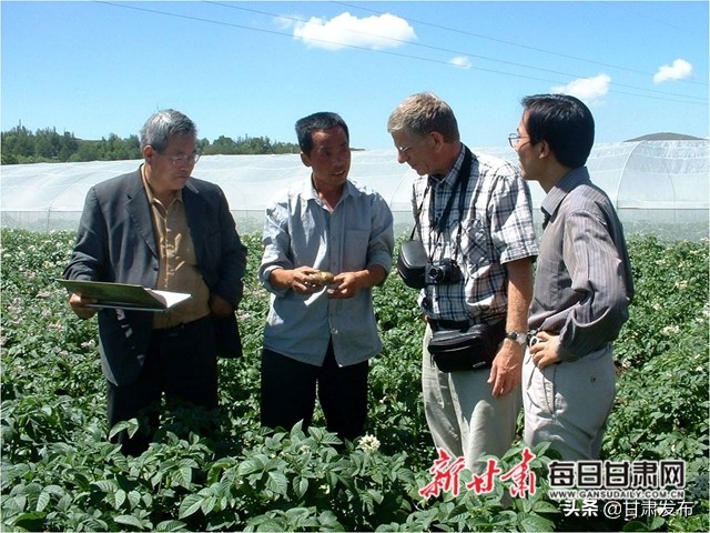 王一航：与农民一起扶犁37年马铃薯育种世界称王