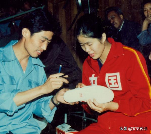 这双鞋伴随了多少人的童年,这双球鞋陪我见证了整个青春