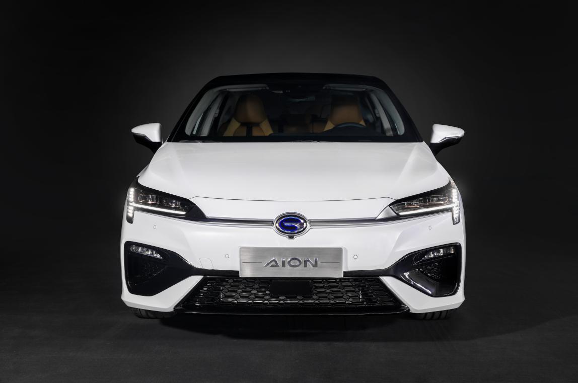 byd电动车新能源2024混动,byd电动车新能源续航1400公里