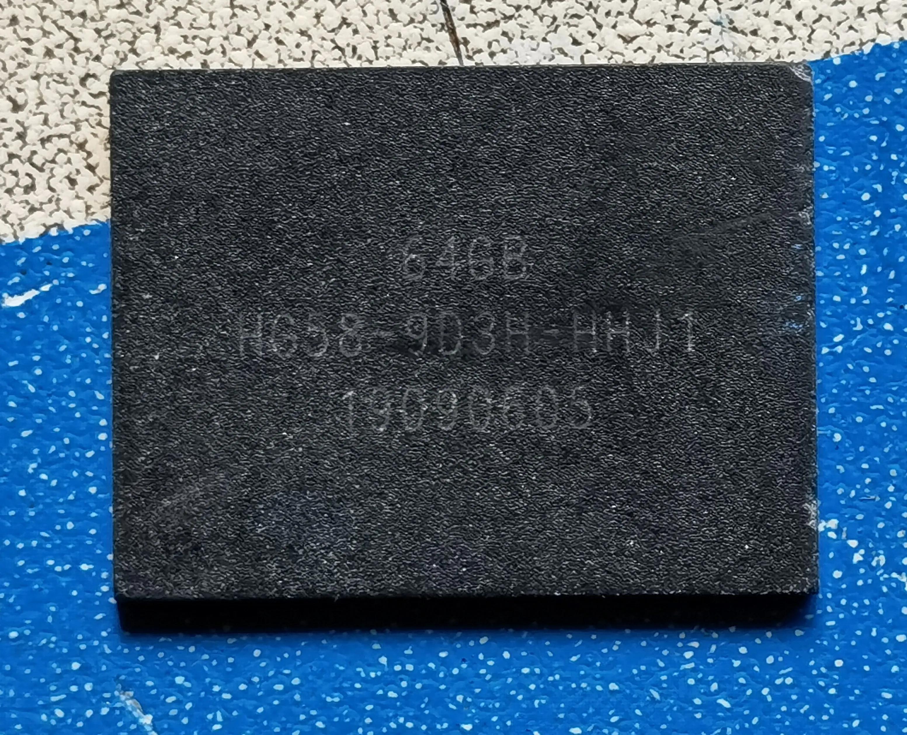 普通优盘和固态优盘拆解,拆解固态u盘