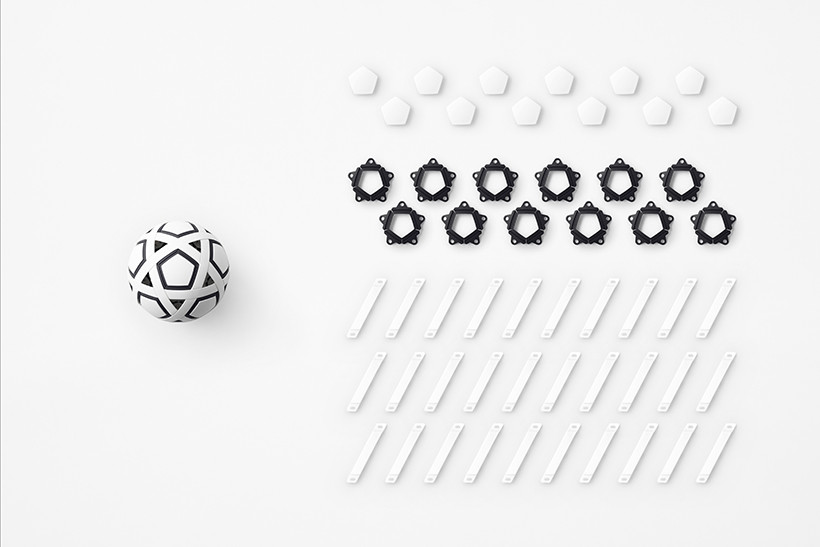 日本足球装备开箱,无需充气的拼装足球