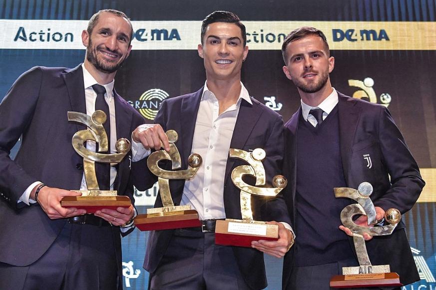 伊布与c罗的巅峰对决,伊布第三次战胜c罗