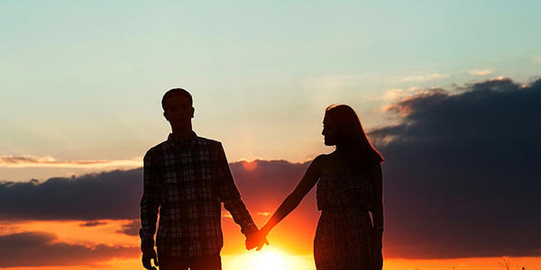 纪念日总是让人伤神?送她这几个礼物,可能效果比贵的东西更好