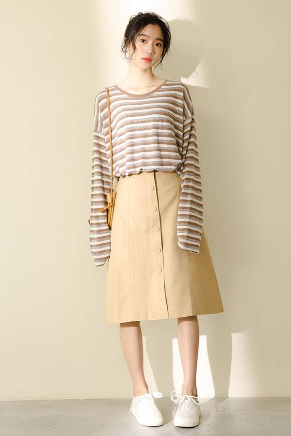 集齐这几款轻松玩转春装风格百变,让人眼前一亮的春装穿搭来啦