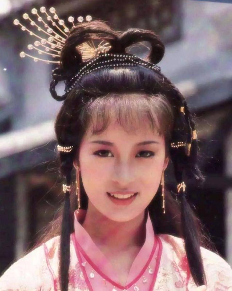 3个亦雌亦雄的大美女，一个46岁自杀，一个不婚不育，一个嫁富商