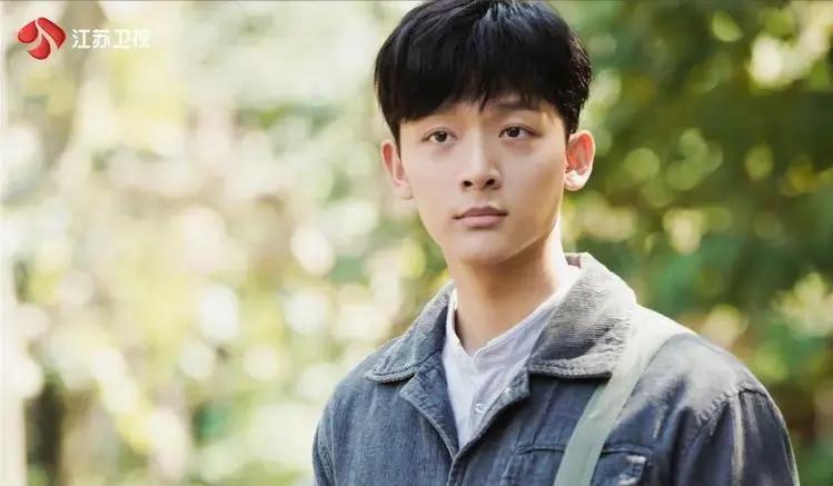 眼神清澈楚楚动人,眼神清澈国风美少年