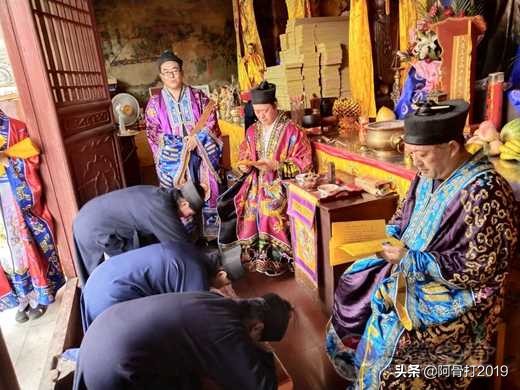 历代帝王去泰山封禅大典的地点,帝王封禅哪座山