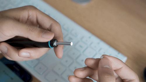 2岁宝宝掏出一长条耳屎,给宝宝掏出一堆耳屎