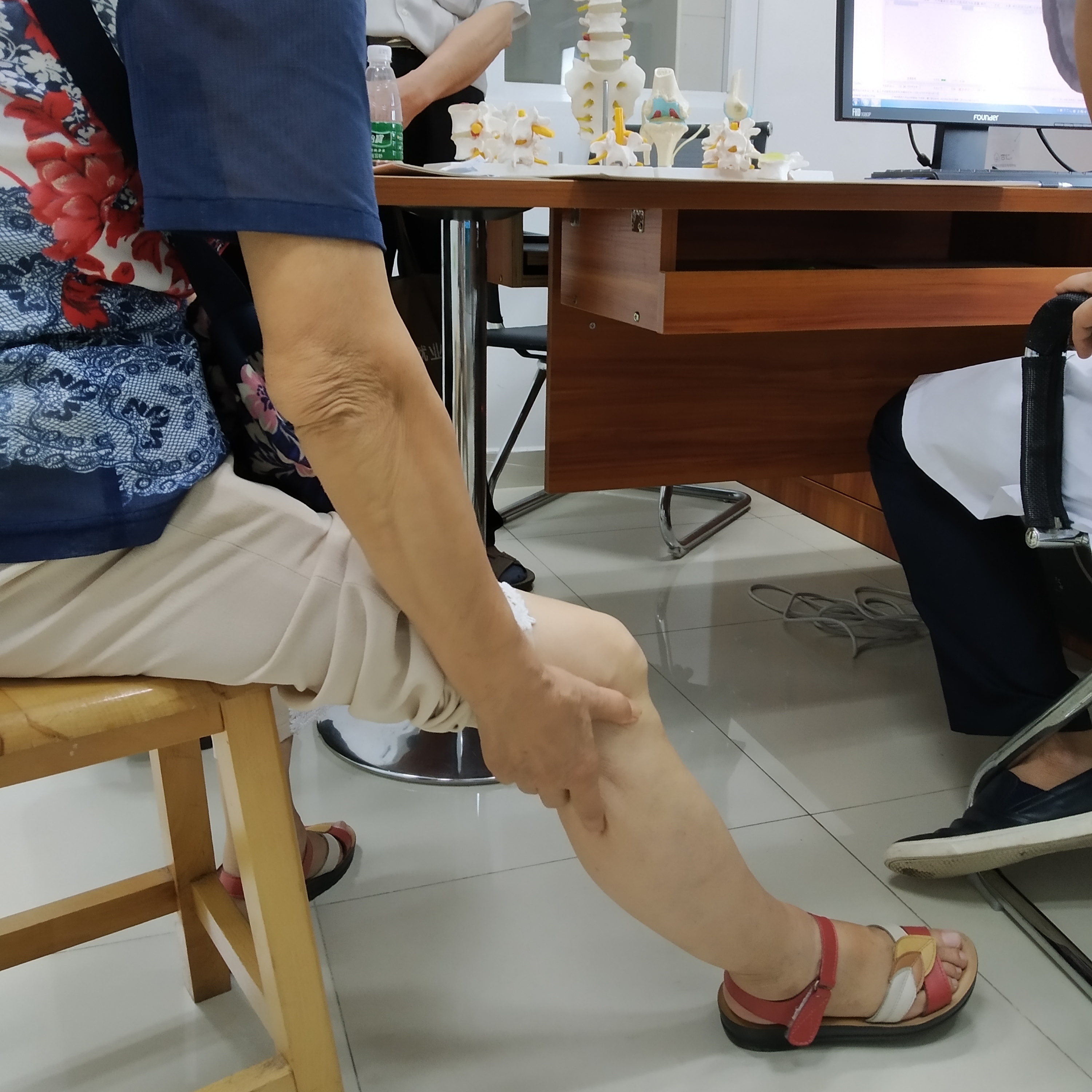 糖尿病引起的并发症怎样减轻,糖尿病骨关节病的表现